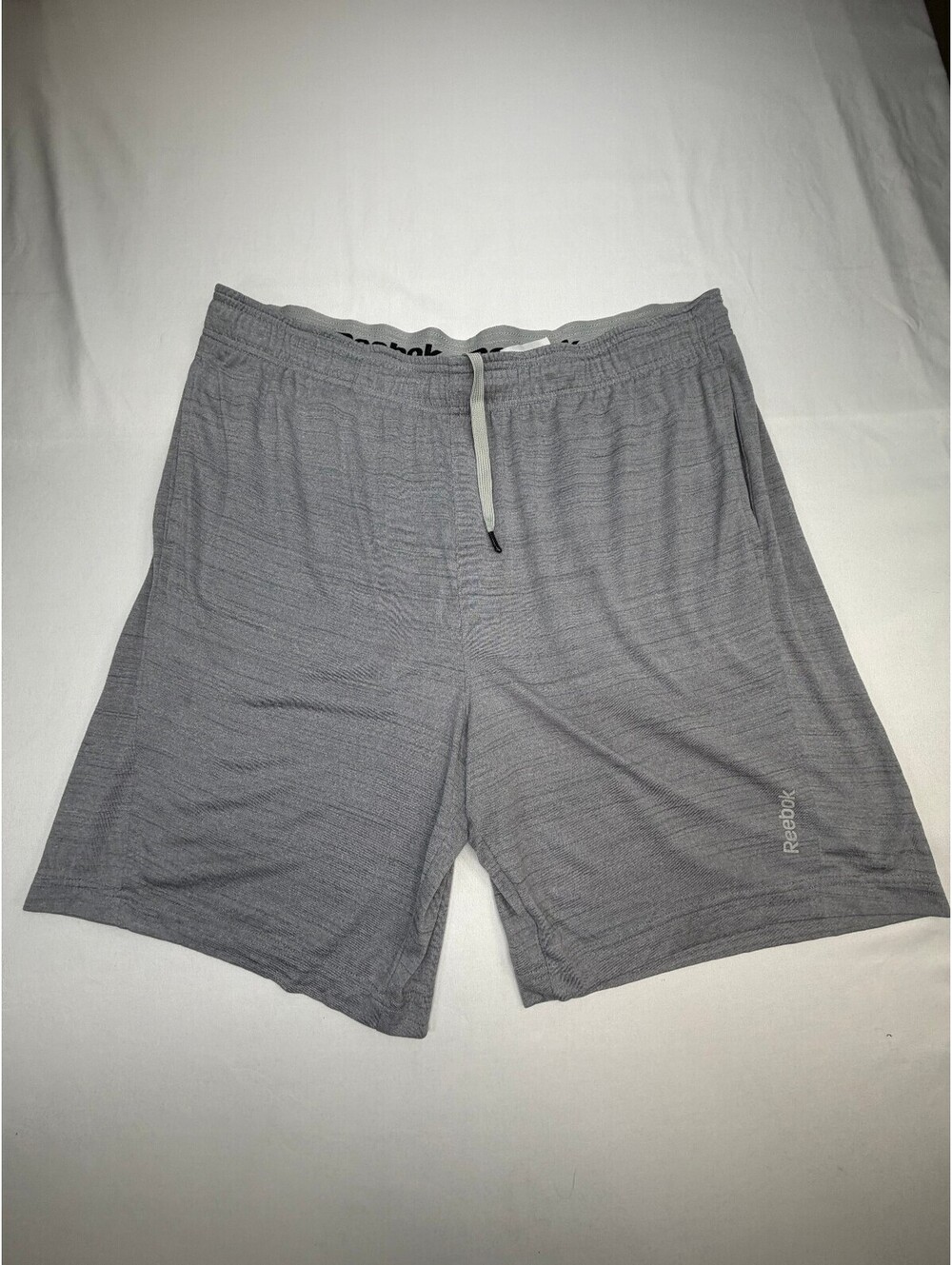 Reebok Men's Activewear Shorts Elastic Waistband Drawstring Logo Size XL Grey